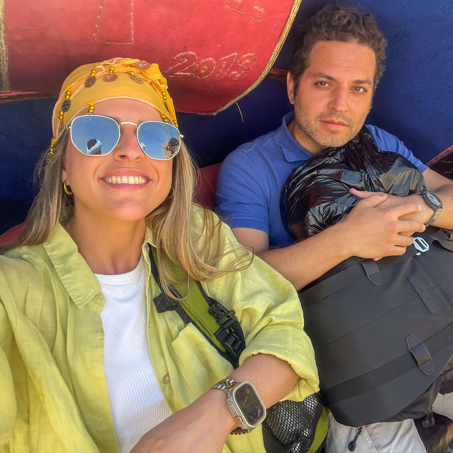 Ari y Javi en un Tuktuk en Dehli